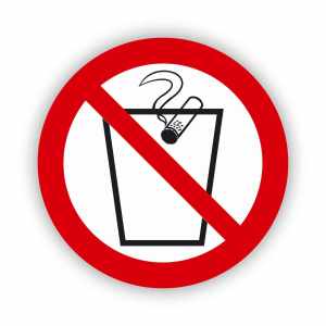 Zakaz wyrzucania niedopałków do kosza, naklejka BHP (ZZ57)